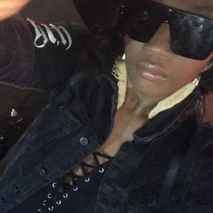 Meet your Posher, Christina